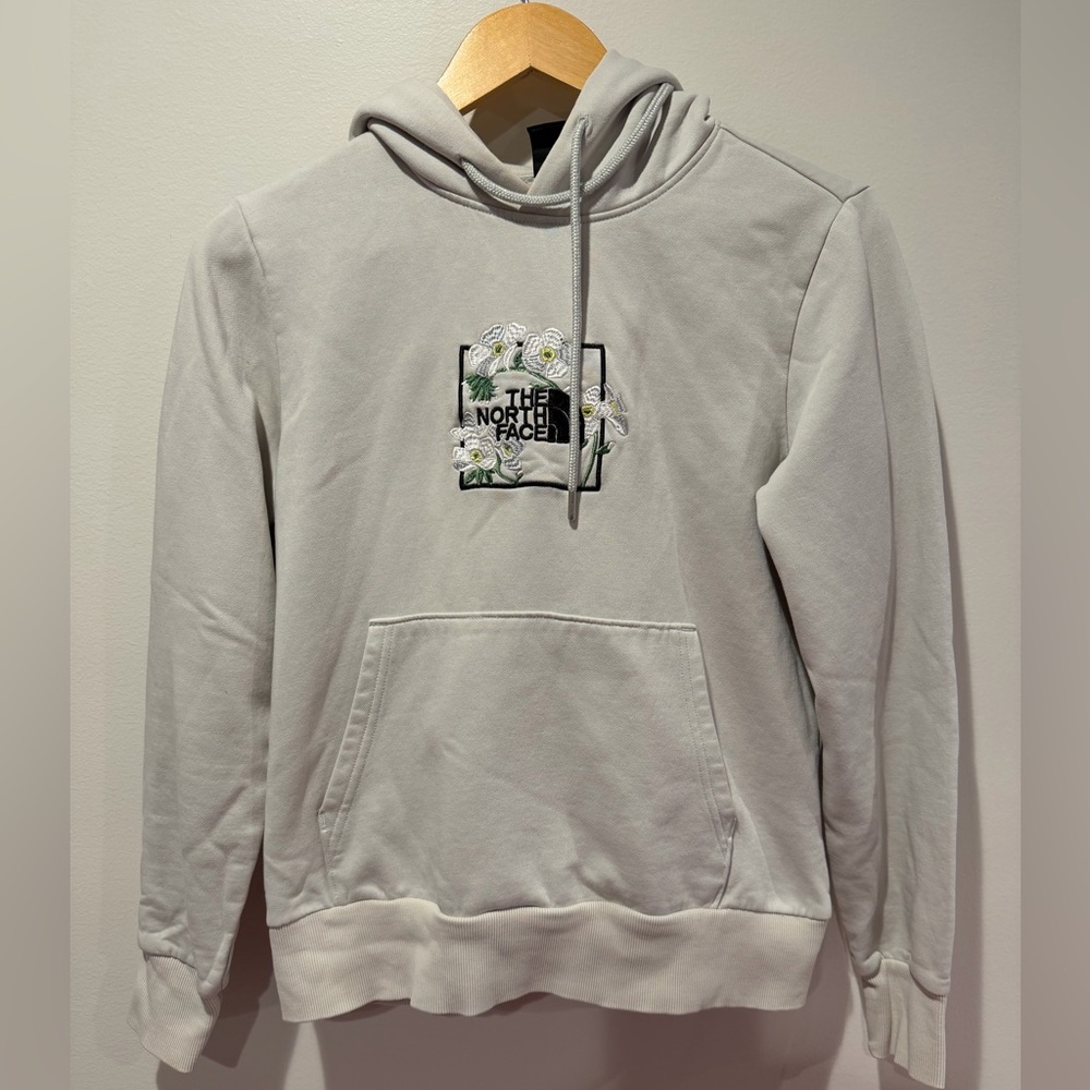 The North Face Embroidered Floral Logo Hoodie Small Cream Himalayan Bottle